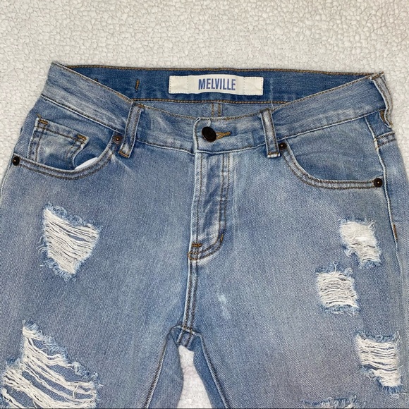 BRANDY MELVILLE LIGHT WASH DISTRESSED BOYFRIEND JEANS - Picture 2 of 9